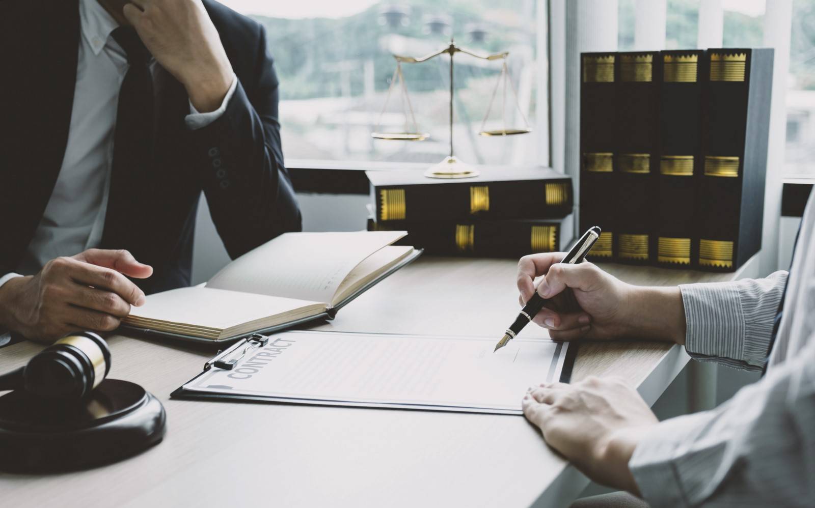 Sanction disciplinaire : Avocat pour contester la sanction devant le tribunal administratif